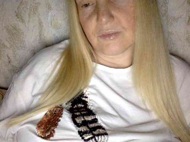 BlondyVio webcam
