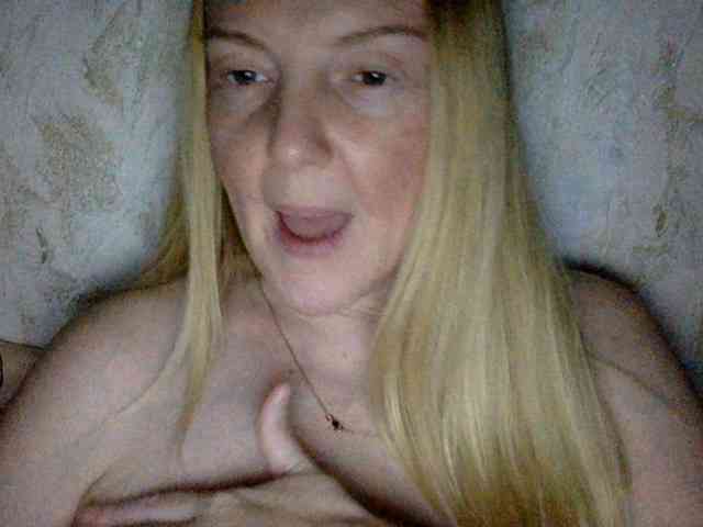 BlondyVio webcam