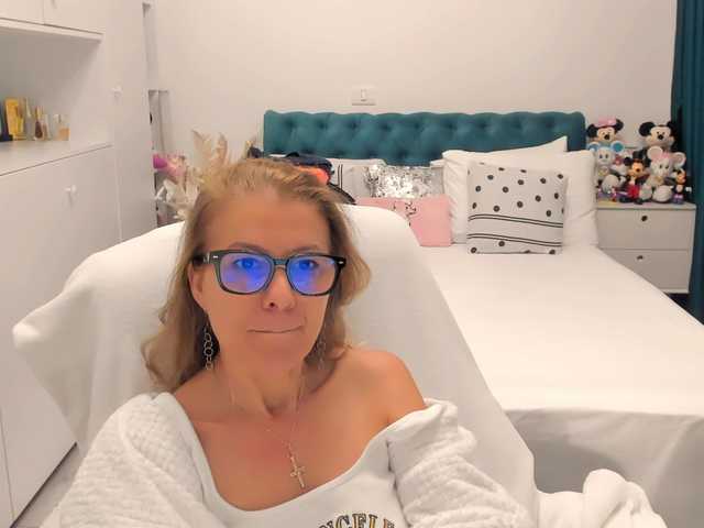 SalomeJade live cam on BongaCams