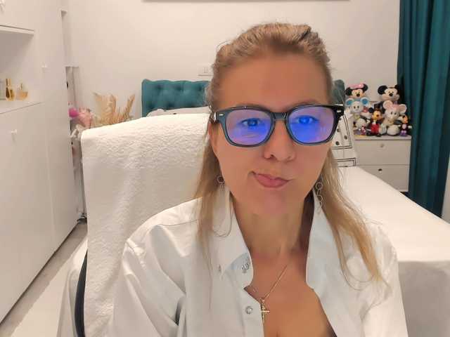 SalomeJade live cam on BongaCams