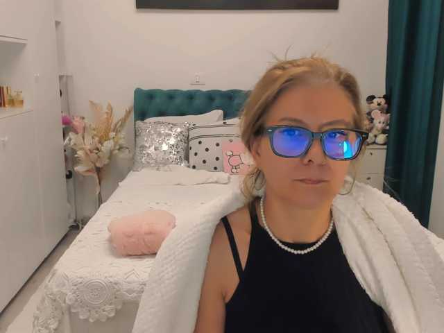 SalomeJade live cam on BongaCams