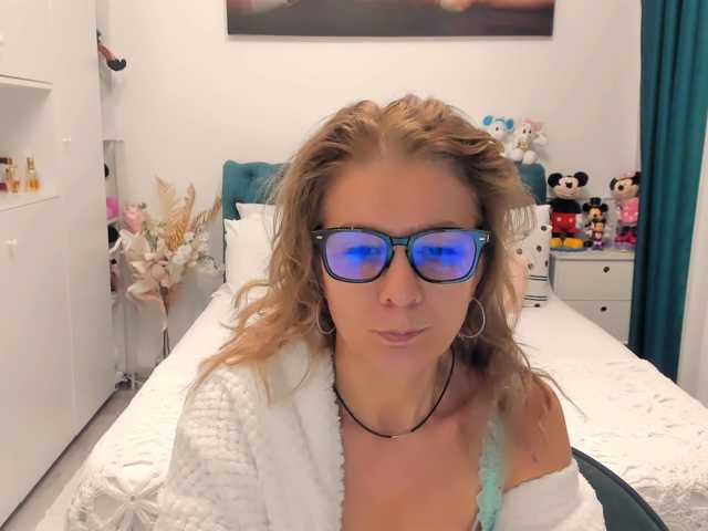 SalomeJade live cam on BongaCams