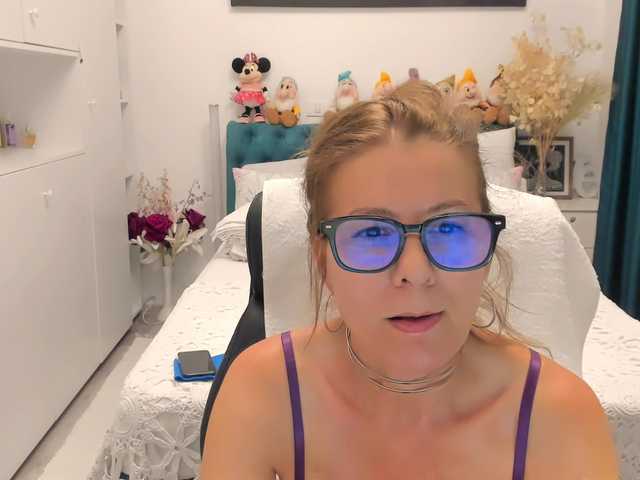 SalomeJade live cam on BongaCams