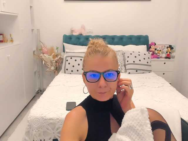 SalomeJade live cam on BongaCams