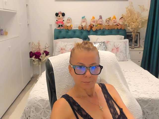 SalomeJade live cam on BongaCams