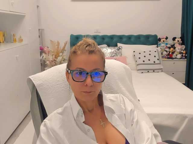 SalomeJade live cam on BongaCams