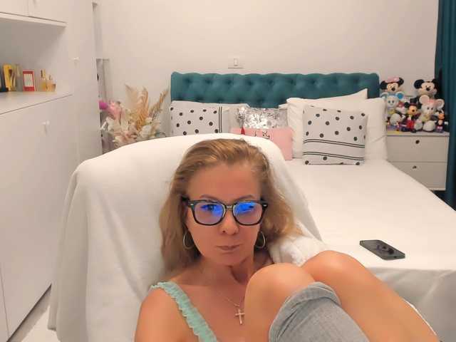 SalomeJade live cam on BongaCams