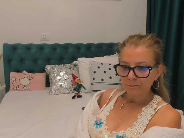 SalomeJade live cam on BongaCams