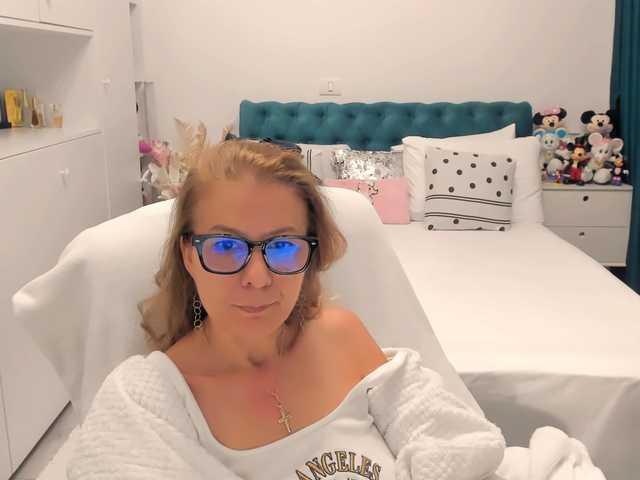 SalomeJade live cam on BongaCams