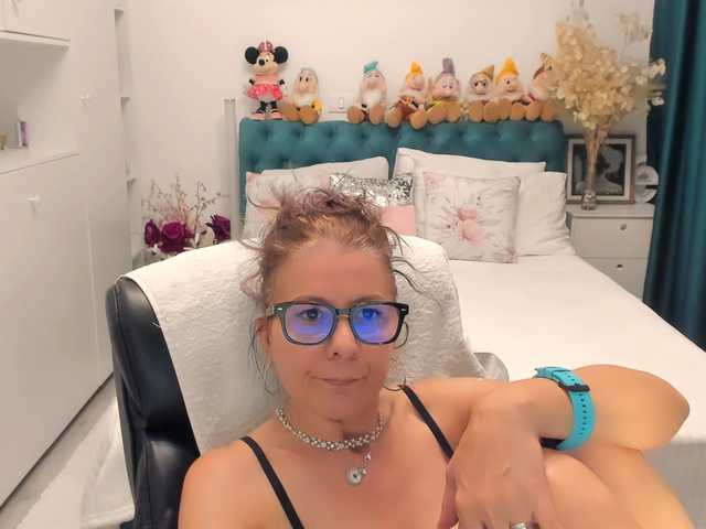 SalomeJade live cam on BongaCams