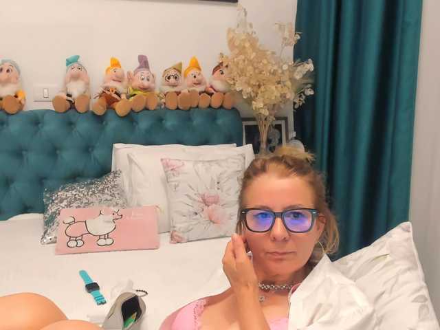 SalomeJade live cam on BongaCams
