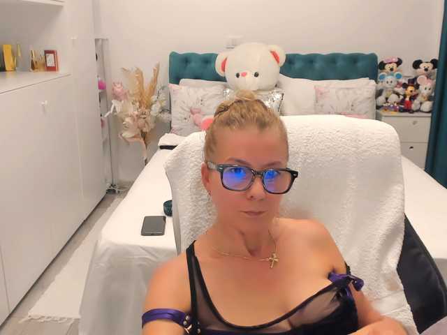 SalomeJade live cam on BongaCams
