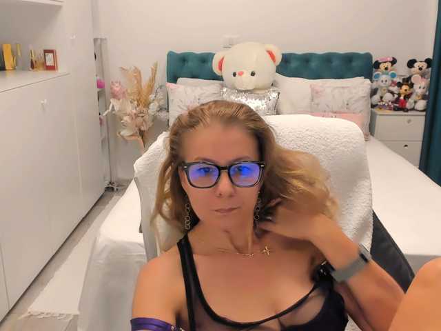 SalomeJade live cam on BongaCams
