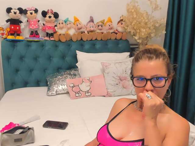 SalomeJade live webcam show