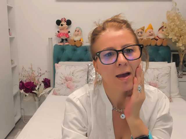 SalomeJade live cam on BongaCams