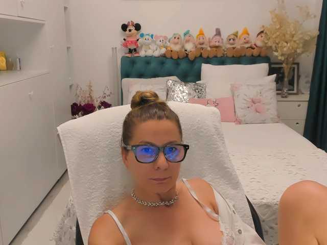 SalomeJade live cam on BongaCams