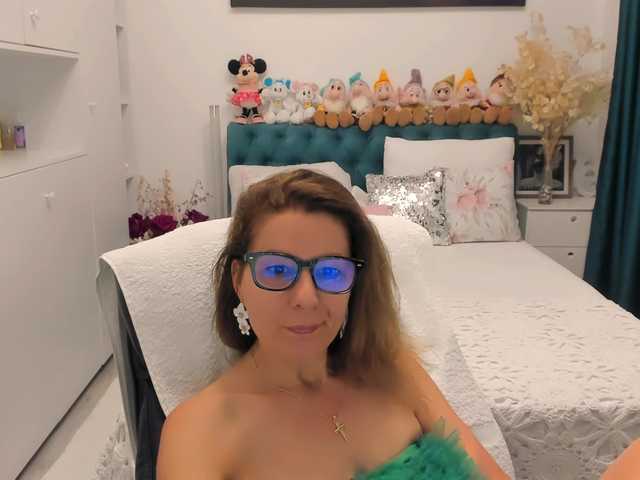 SalomeJade live cam on BongaCams