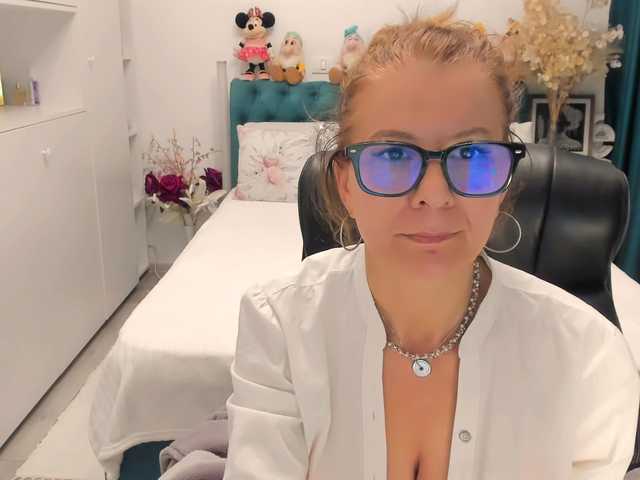 SalomeJade live cam on BongaCams