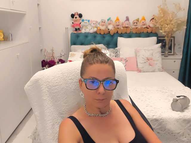 SalomeJade live cam on BongaCams