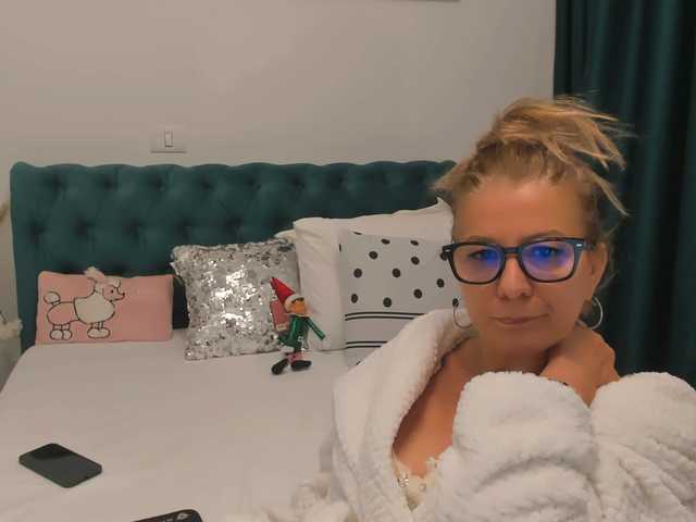 SalomeJade live cam on BongaCams