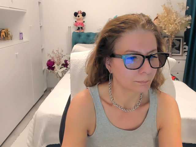 SalomeJade's BongaCams show and profile