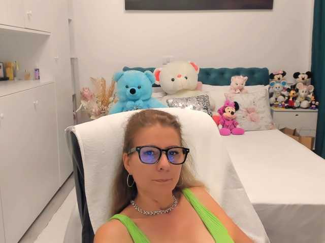 SalomeJade live cam on BongaCams
