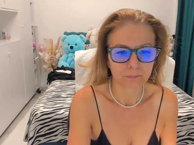 SalomeJade live cam on BongaCams