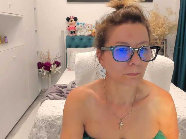 SalomeJade live cam on BongaCams