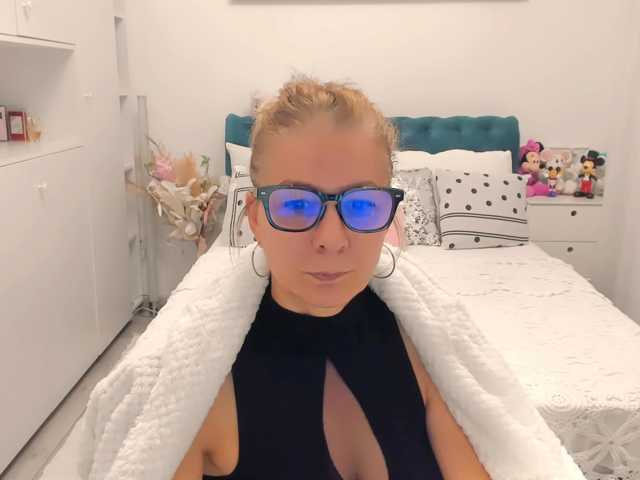 SalomeJade live cam on BongaCams
