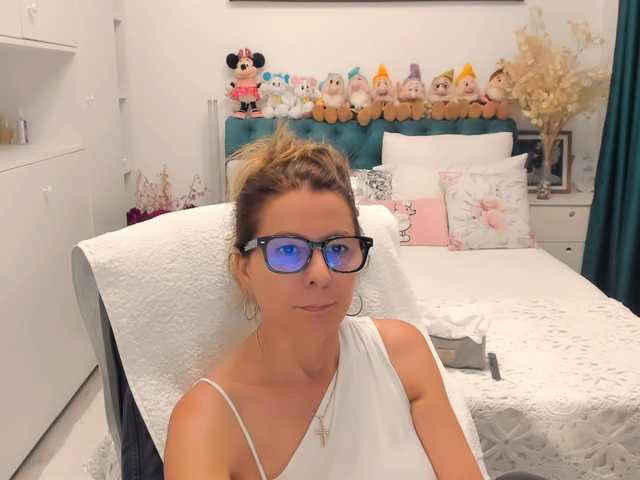 SalomeJade live cam on BongaCams
