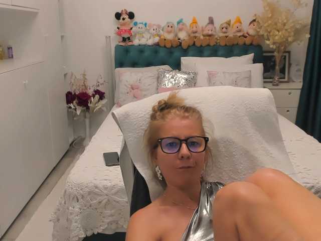 SalomeJade live cam on BongaCams