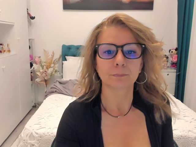 SalomeJade live cam on BongaCams
