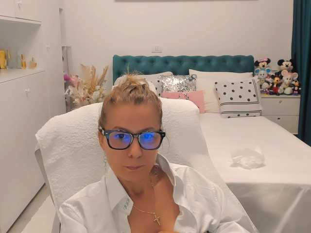 SalomeJade live cam on BongaCams
