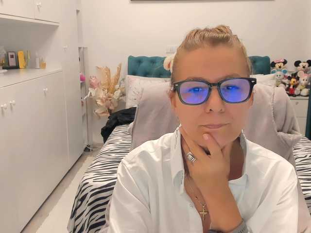 SalomeJade live cam on BongaCams