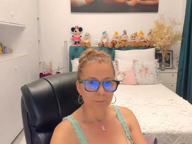 SalomeJade live cam on BongaCams