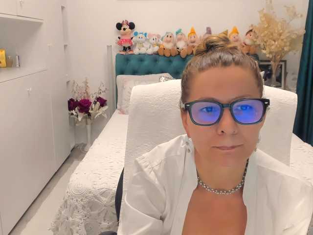 SalomeJade live cam on BongaCams