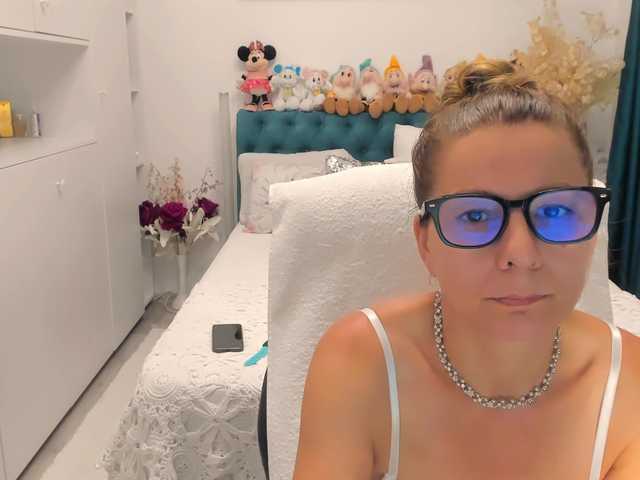 SalomeJade live cam on BongaCams