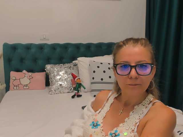 SalomeJade — live female cam