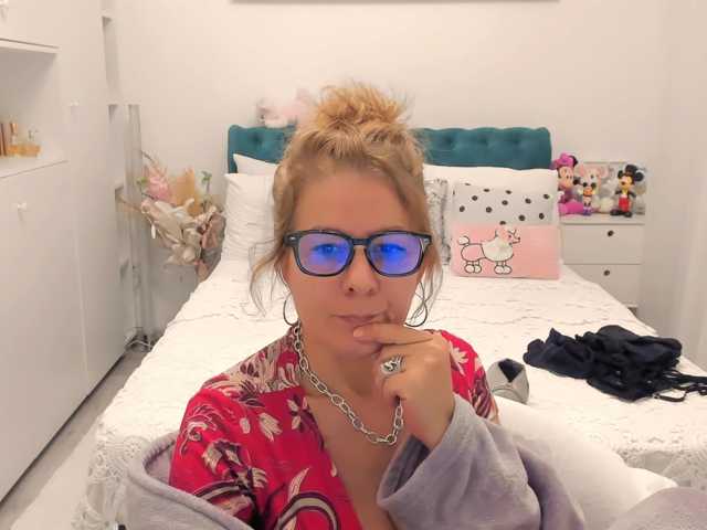 SalomeJade live cam on BongaCams