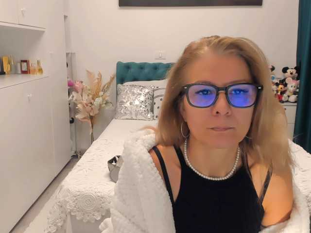 SalomeJade live cam on BongaCams