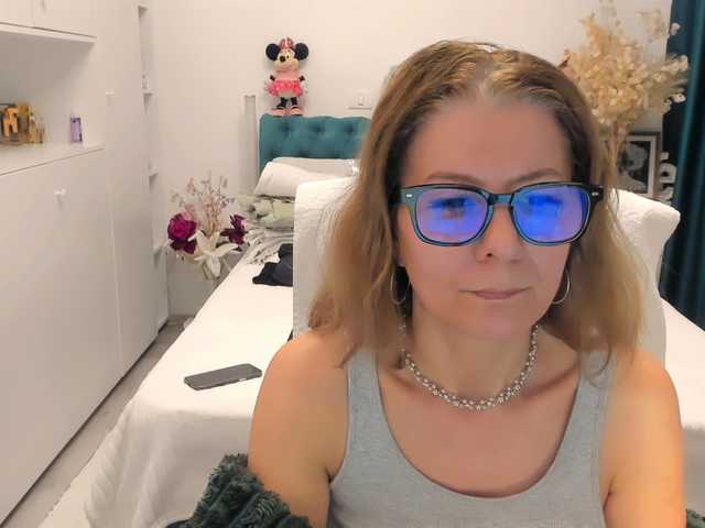 SalomeJade's BongaCams show and profile