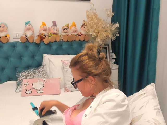 SalomeJade live cam on BongaCams