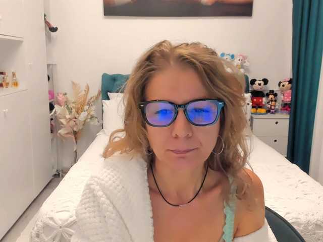 SalomeJade live cam on BongaCams
