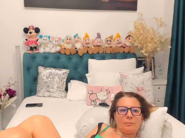 SalomeJade live cam on BongaCams