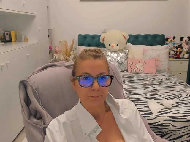 SalomeJade live cam on BongaCams