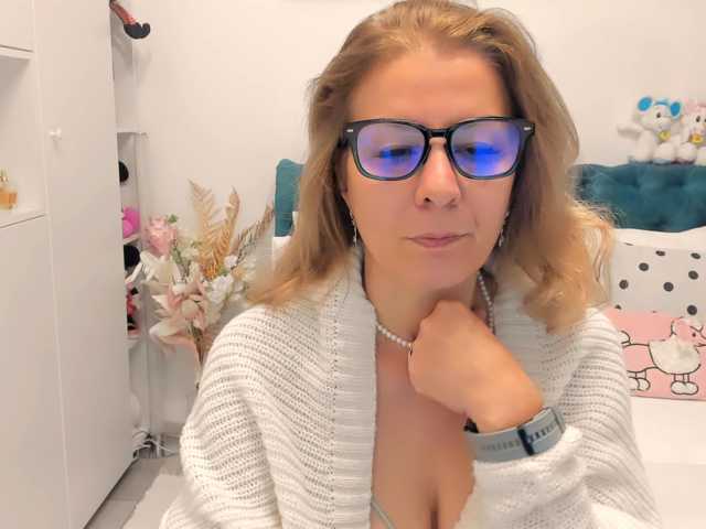 SalomeJade, live now on BongaCams