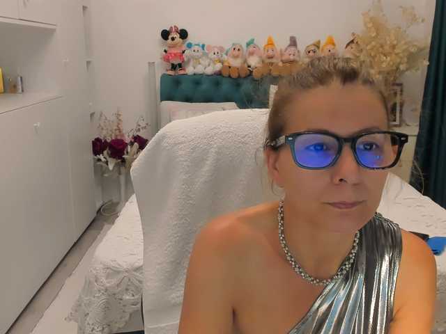 SalomeJade live cam on BongaCams