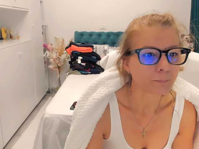 SalomeJade live cam on BongaCams