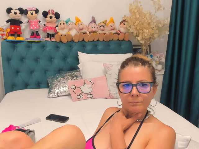 SalomeJade live cam on BongaCams
