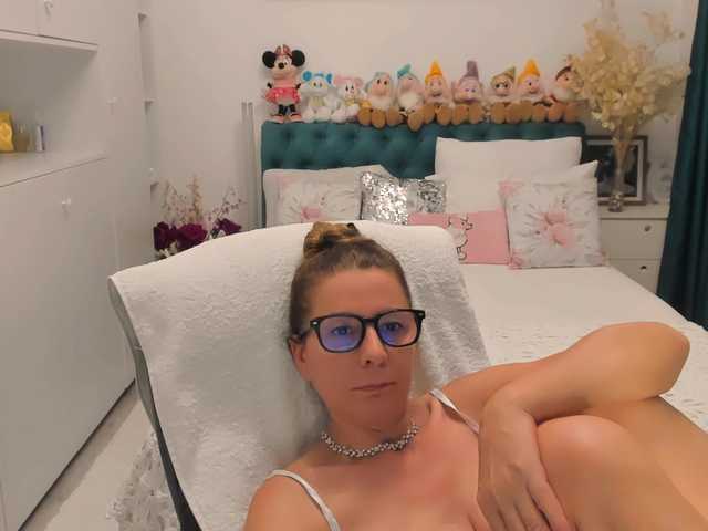SalomeJade live cam on BongaCams